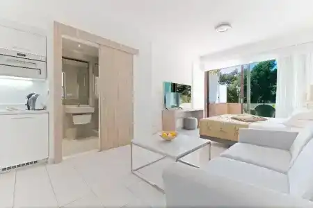 The Residence - 278