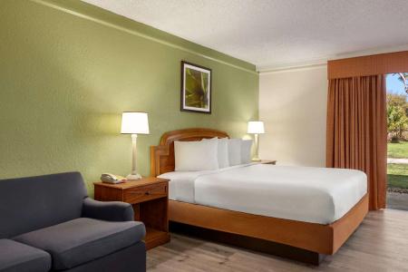 Baymont by Wyndham - Intl Speedway - 5
