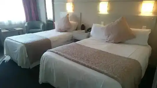 The Avenue - 14