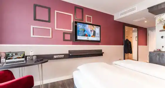 Plaza Premium Heidelberg - 76