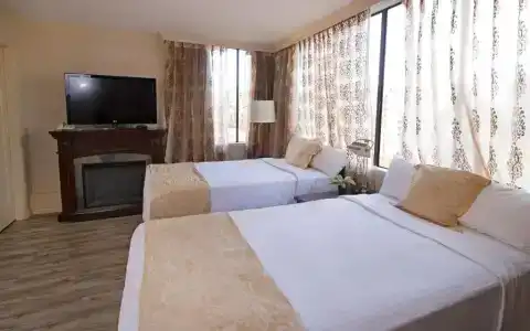 Divya Sutra Suites on Robson Downtown - 73