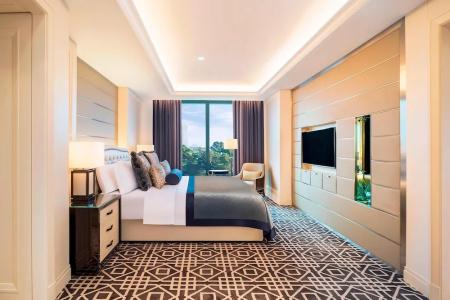 The St. Regis - 86