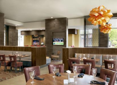 The Broadway - a DoubleTree by Hilton - 10