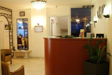 Bahn-Hotel - 1