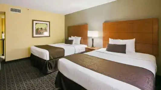 Best Western Plus Thunderbird Suites - 81