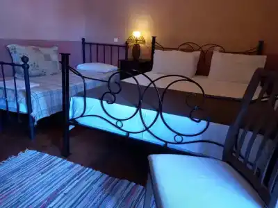 Mythos Guesthouse - 35