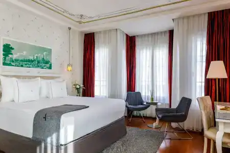 Amira Istanbul - 1