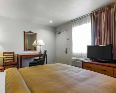 Quality Inn Airport - 16