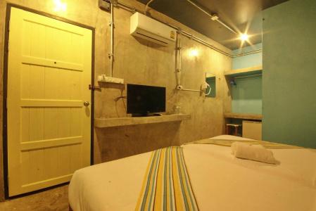 Seabox Khaolak Hostel - 23