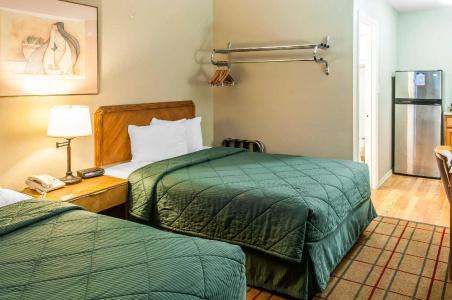 Rodeway Inn East - 29