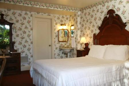 Martine Inn - 59