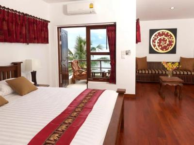Sara Beachfront Boutique - 56