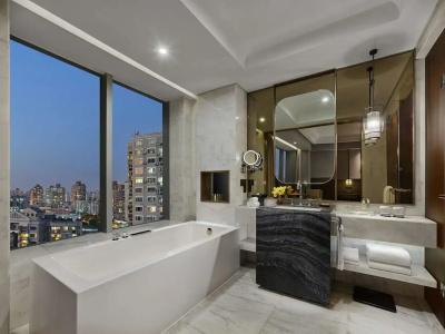 Hilton Shanghai Hongqiao - 59