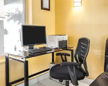Quality Inn Grand Suites Bellingham - 1