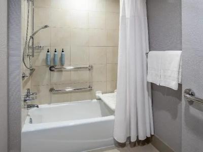 Courtyard by Marriott Times Square West - 44