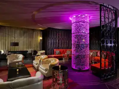 W - The Foshay - 11
