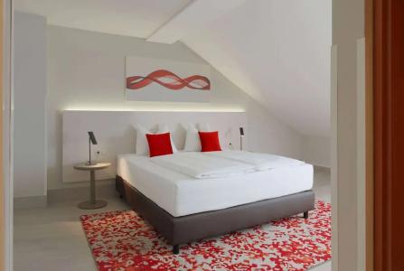Ramada by Wyndham Dresden - 38