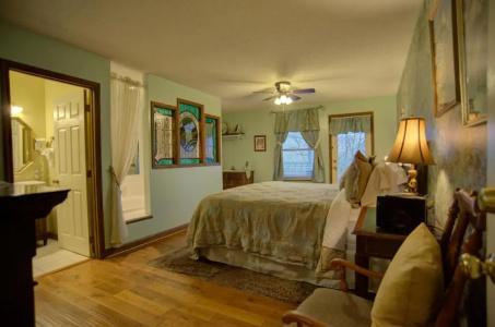Blue Mountain Mist Country Inn - 117