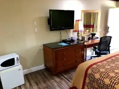 Imperial Inn - 13