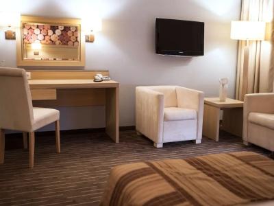 Grape Town -, Spa, Sport, Bowling, Squash, Restaurant - 6