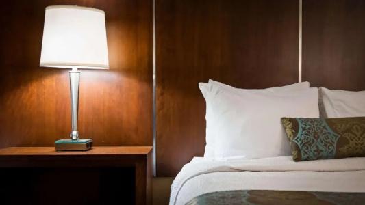 Best Western Airport Inn & Suites - 40
