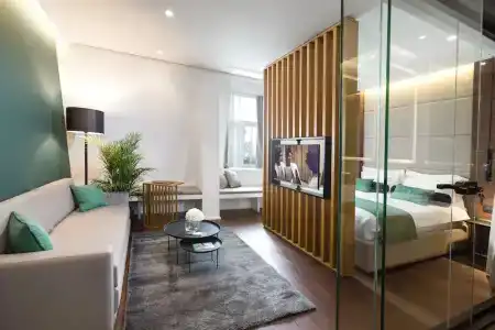 Dominic Smart & Luxury Suites - Parliament - 37