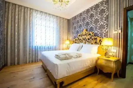 Royal Residence - 169
