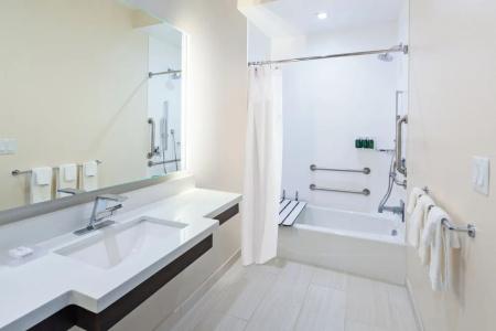 SpringHill Suites by Marriott Orange County - 45