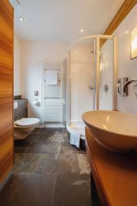 SIMPLE but EXCELLENT - 69