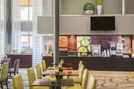 La Quinta by Wyndham University Area Chapel Hill - 11