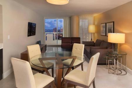 DoubleTree by Hilton Grand Biscayne Bay - 3