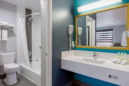 Quality Inn Near Hollywood Walk of Fame - 22