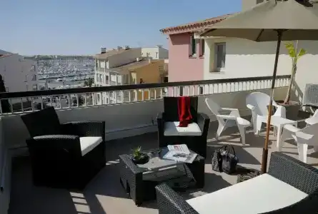 Brit Opal Centre Port - 30