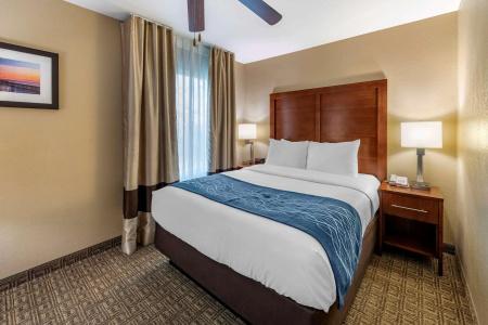 Comfort Inn & Suites Beach - 6