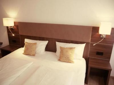 Romantica Blauer Hecht - 39