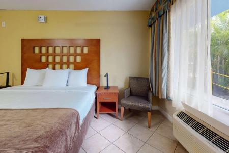 Rodeway Inn & Suites Fort Lauderdale Airport & Cruise Port - 43