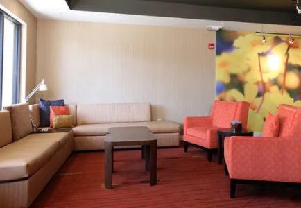 Courtyard by Marriott - 9