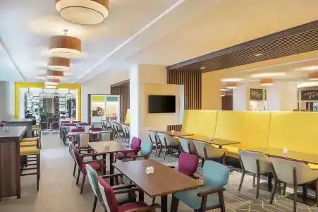 Hampton By Hilton Dubai Airport - 29