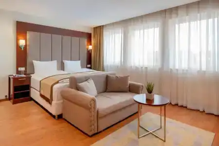 Palast - 5