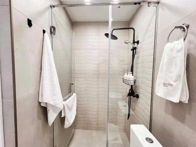 Motives Inn - 181