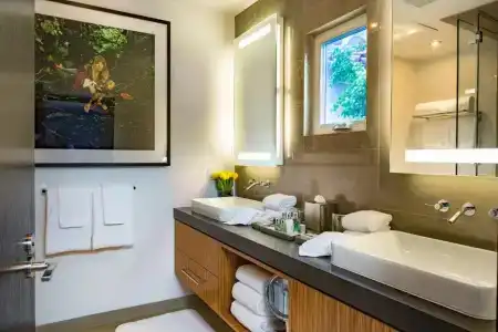 Sunset Marquis - 9