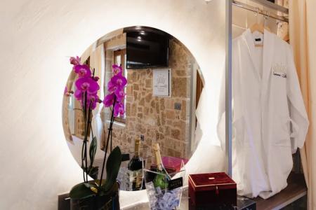 Chateau Anax Boutique - 1