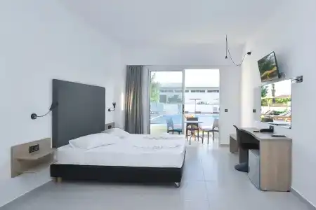 Evita Bay - 2