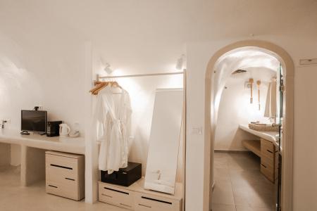 Athina Luxury Suites - 2