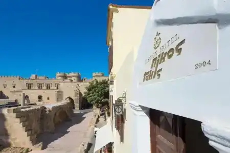 Nikos Takis Fashion Boutique - 31