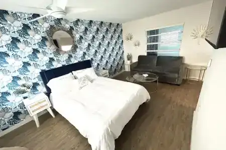 Sunburst Inn - 4