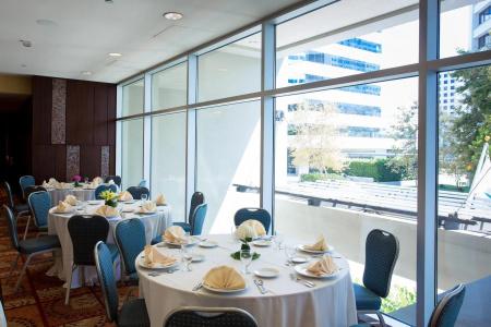 Embassy Suites Los Angeles - 23