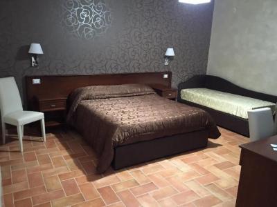 Vittorio Emanuele Boutique - 232