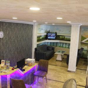 Omega Inn - 32
