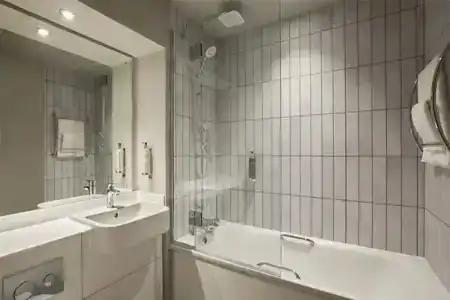 Premier Inn Wimbledon South - 13